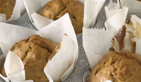 Πεντανόστιμα muffins μήλου χωρίς ζάχαρη