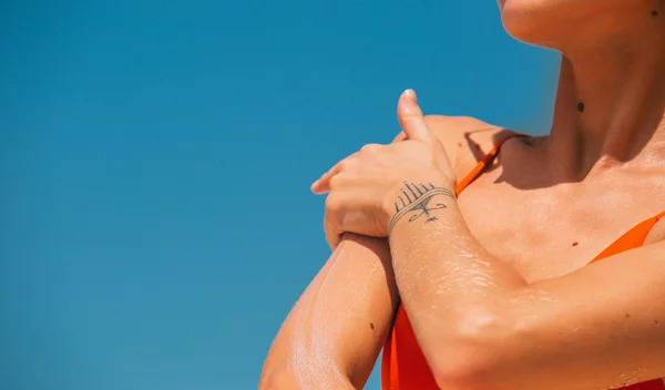 Πώς να μαυρίσεις πιο γρήγορα από ποτέ – χωρίς να καείς