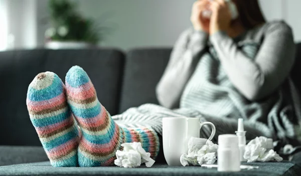 Πόσο διαρκεί ένα κρυολόγημα; (Μπορεί περισσότερο απ' όσο ελπίζουμε)