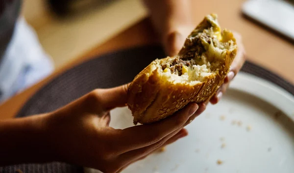 Πρόληψη καρκίνου: Οι 5 συνήθειες που "σκοτώνουν" και πρέπει να σταματήσουμε σύμφωνα με ειδικό