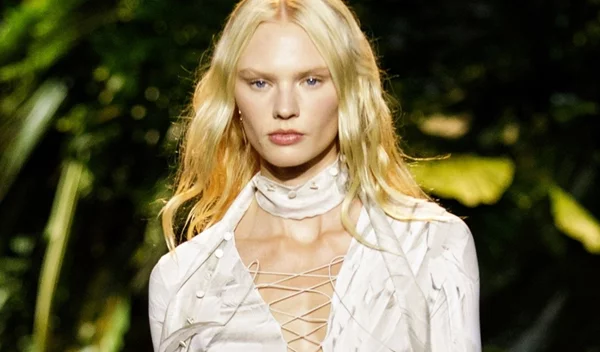 3 top τάσεις ομορφιάς που επιστρέφουν δυναμικά από τα 90's