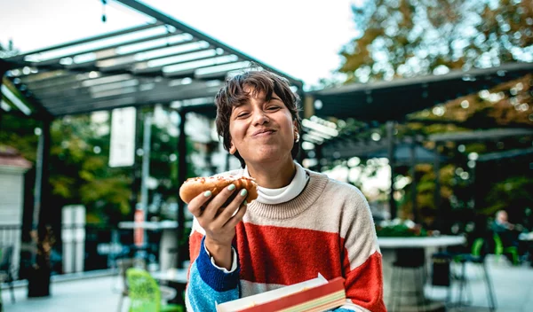 Τι είναι η άγνωστη "βιταμίνη P"; - Και πώς επηρεάζει τη σχέση μας με το φαγητό;