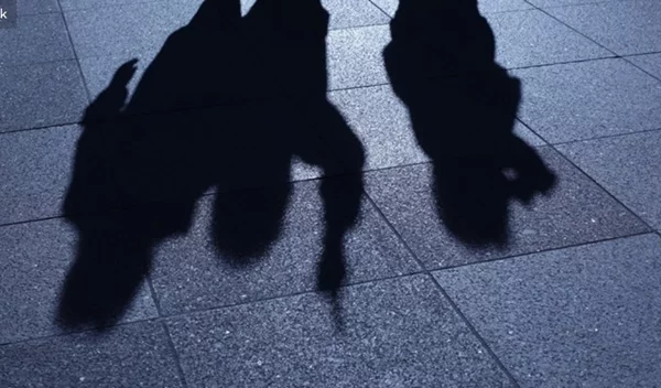 Βία είναι να μην κοιμάσαι ήσυχη τα βράδυα.