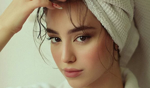 Έτσι θα αποκτήσεις μακριές "κουκλίστικες" βλεφαρίδες χωρίς mascara