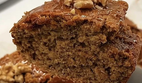 Κέικ μελομακάρονο χωρίς βούτυρο και αλεύρι - η πιο υγιεινή παραλλαγή με ελάχιστες θερμίδες