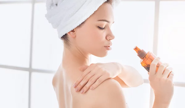 Body Mists: Όλοι οι λόγοι για τους οποίους χρειάζεσαι τουλάχιστον ένα στο νεσεσέρ σου