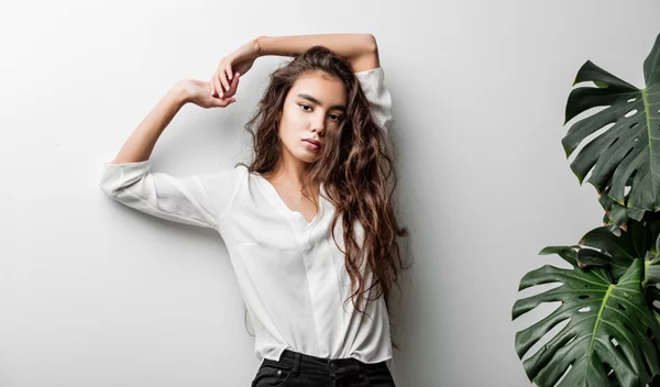 Τα ωραιότερα χρώματα μαλλιών για μελαχρινές του φετινού καλοκαιριού