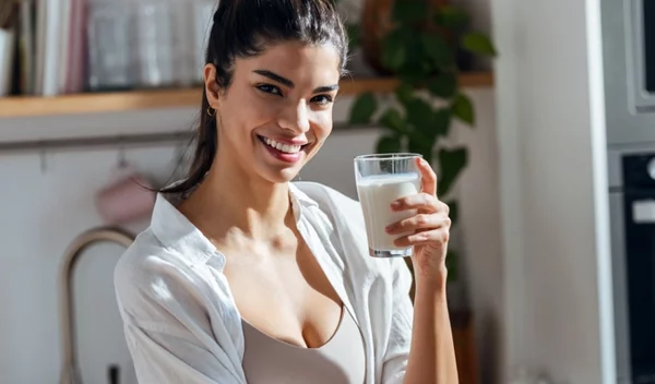 Έρευνες για το αγελαδινό γάλα: Τα υπέρ και τα κατά του στη διατροφή μας