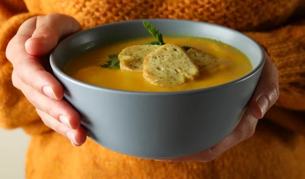 48ωρη κακοκαιρία: Τι να φας όταν αισθάνεσαι κουρασμένη και νωθρή λόγω του καιρού