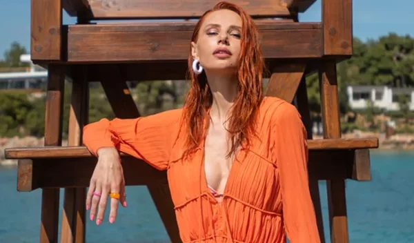 "Hôtel Hennes": 10 Ελληνίδες influencers φωτογραφίζονται με την SS22 συλλογή της H&M και αποδεικνύουν πως το στιλ είναι τρόπος έκφρασης