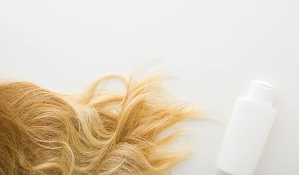 Πότε ένα σαμπουάν σταματά να ανταποκρίνεται στις ανάγκες των μαλλιών μας;