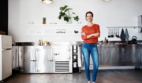 7 tips για να παραμείνεις ξεκούραστη όσο στέκεσαι όρθια για πολλή ώρα