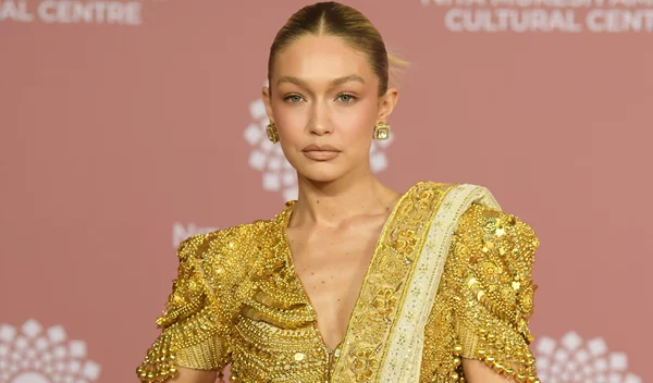 Μαύρισμα προσώπου χωρίς ηλιοθεραπεία: Το εύκολο trick μακιγιάζ για ηλιοκαμμένη όψη στην επιδερμίδα