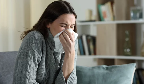 Νοσείς με κορονοϊό; Ίσως είσαι εσύ η 1 στους 10 που μπορεί να τον μεταδώσει μετά από 10 ημέρες!