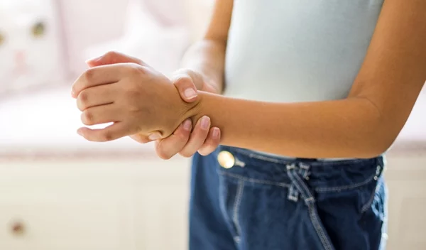 Αρθρίτιδα: Τροφές και ροφήματα που πρέπει να αποφύγεις