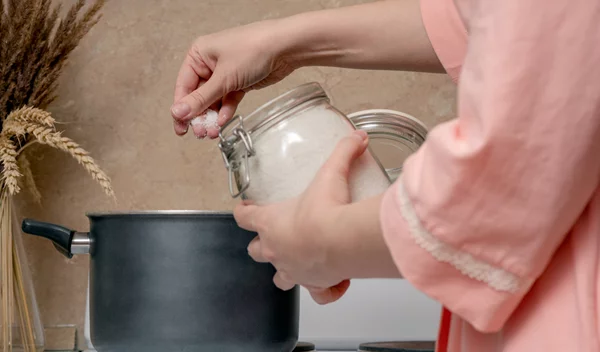 Πόσο αλάτι πρέπει να τρώμε και πώς θα το μειώσεις