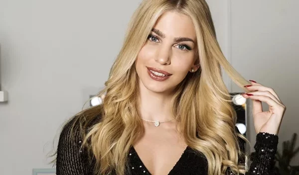 Πώς θα κάνεις το απόλυτο χριστουγεννιάτικο μακιγιάζ με λίγες μόνο κινήσεις