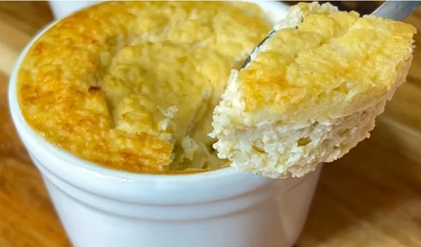 Γρήγορο κέικ μήλου με 3 υλικά - χωρίς αλεύρι ή ζάχαρη!