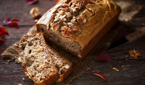 Αρωματικό ψωμί κολοκύθας – πεκάν: Μια γλυκιά συνταγή που θα αντικαταστήσει τα κέικ