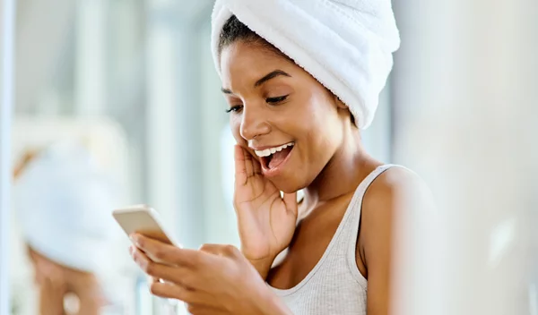 Tα skincare apps που αξίζει να κατεβάσεις στο κινητό σου