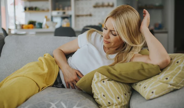 Προβλήματα στην πέψη; 11 τρόποι να τη βελτιώσεις χωρίς φάρμακα