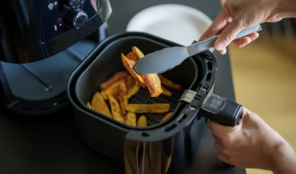 Ψήνεις σωστά στο air fryer; Το συχνό λάθος που βλάπτει την υγεία - Και πώς να προστατευτείς