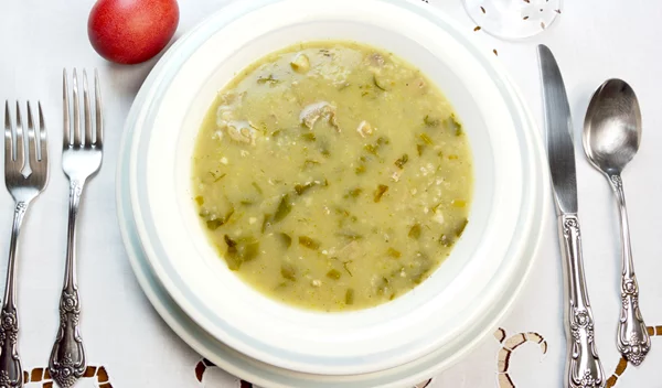 Vegan μαγειρίτσα: Δύο αρωματικές και ελαφριές συνταγές για την Ανάσταση