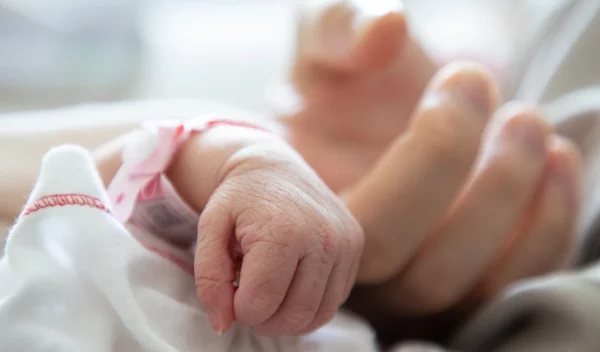 Πρόωρος τοκετός: Έρευνα βρίσκει ένα αναπάντεχο αίτιο