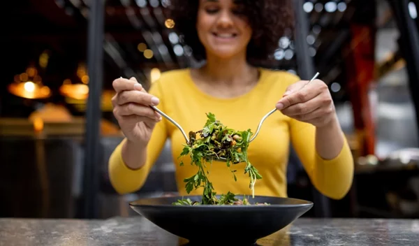 Η διατροφή που μπορεί να προστατεύει από τον καρκίνο του εντέρου