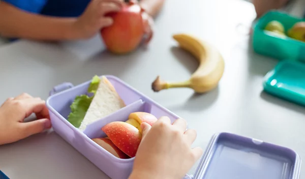 4 τρόποι για να φτιάχνεις πάντα ένα υγιεινό σνακ για το σχολείο