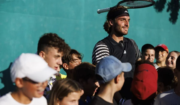 Ο Τσιτσιπάς στο Tennis Club Glyfada