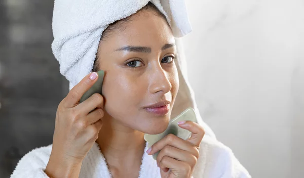 Cortisol Face: Μήπως το άγχος σου "ασχημαίνει" το πρόσωπό σου;