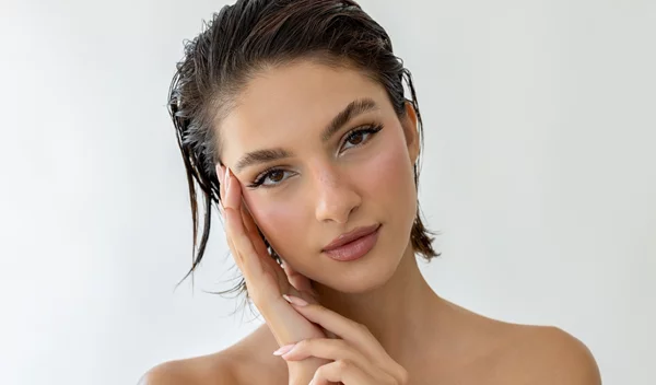 Πέτυχε άμεσο εφέ λίφτινγκ στα μάτια απλά και μόνο με την εφαρμογή της κρέμας σου