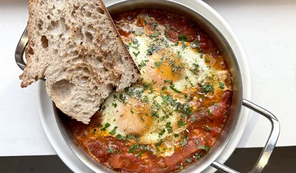 Αυγά κάθε μέρα; 8 γρήγορα combos για πρωινό/βραδινό που σε χορταίνουν