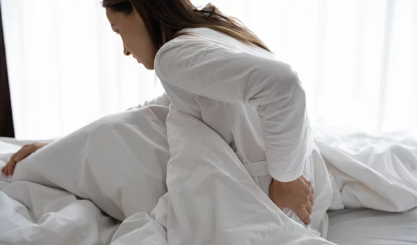 Κύστη κόκκυγος: Το πρόβλημα που ταλαιπωρεί χιλιάδες - Πώς να το αντιμετωπίσεις οριστικά;