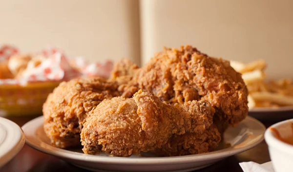 6 τροφές που βλάπτουν τη λειτουργία του εγκεφάλου