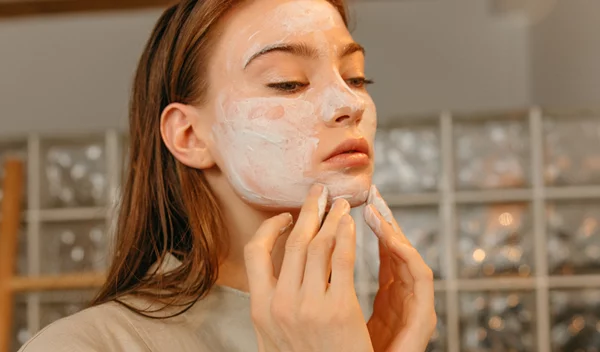 7 συμβουλές για τη σωστή περιποίηση της επιδερμίδας το φθινόπωρο