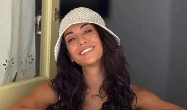 Τα πιο κομψά χτενίσματα για τον καύσωνα, σύμφωνα με 10 Ελληνίδες celebrities