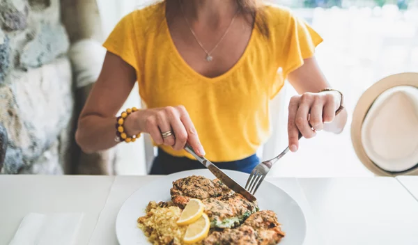 Διατροφή για να χάσεις λίπος στην περιφέρεια: Πρόγραμμα μίας εβδομάδας από τον Μάνο Δημητρούλη