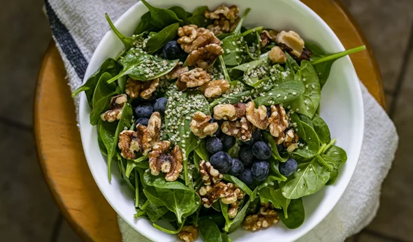 Πρωτεΐνη vs. φυτικές ίνες: Τι πρέπει να προτεραιοποιήσεις στη διατροφή σου;