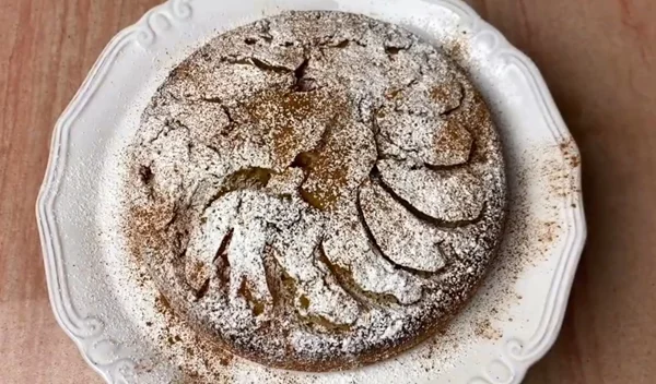 Μηλόπιτα στο τηγάνι: Η πιο εύκολη συνταγή από τον Πέτρο Συρίγο