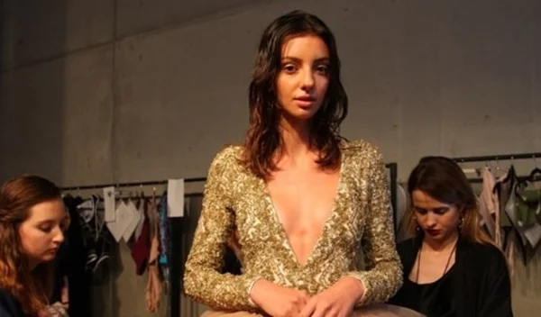 Θρήνος στο μόντελινγκ: Πέθανε η 27χρονη καλλονή Lucy Markovic από σπάνια ασθένεια - Στις πασαρέλες με Armani και Versace