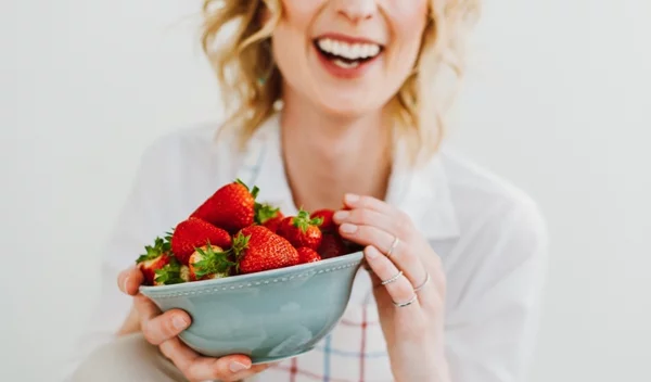 Φράουλες: "Φάρμακο" για το ευαίσθητο στομάχι και την καρδιά
