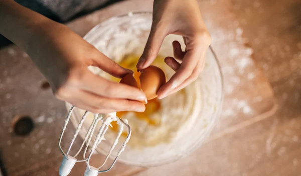 Mε τι μπορώ να αντικαταστήσω το αυγό; Το πιο εύκολο υποκατάστατο στις vegan συνταγές