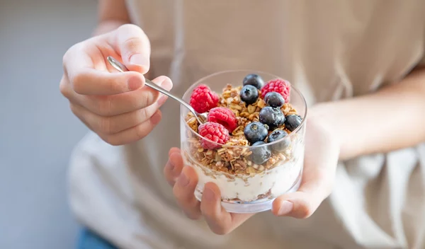 Θες να χάσεις κιλά πριν την παραλία; Μάθε γιατί οι μονοφαγικές δίαιτες είναι παγίδα