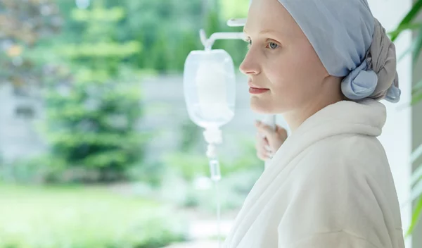 Η χημειοθεραπεία είναι μια δύσκολη θεραπεία - πώς θα αντιμετωπίσεις βασικές παρενέργειες