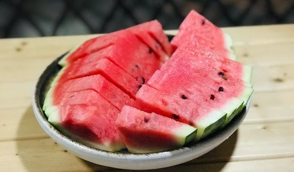 Η "δίαιτα καρπούζι" είναι viral – Τι είναι, πώς λειτουργεί και τι απαντούν οι διατροφολόγοι