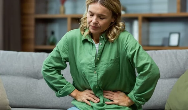 "Οι τοξίνες μπορεί να καταλήξουν στο...": Γιατρός αποκαλύπτει γιατί δεν πρέπει να κρατάς τα αέριά σου