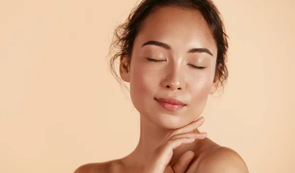 Τα SOS της αντιγήρανσης: Τα συστατικά που δεν πρέπει να λείπουν από τη ρουτίνα σου μετά τα 30