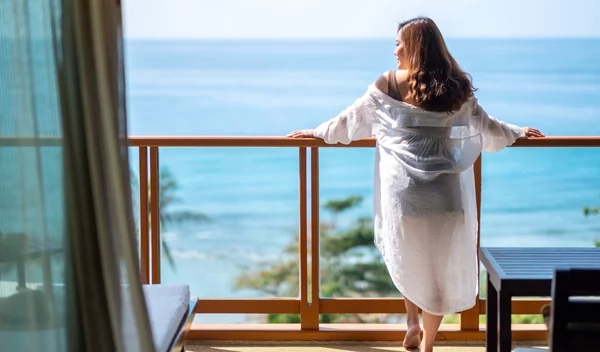 5 στιλιστικές συμβουλές για να δημιουργήσεις τα πιο κομψά looks στην παραλία